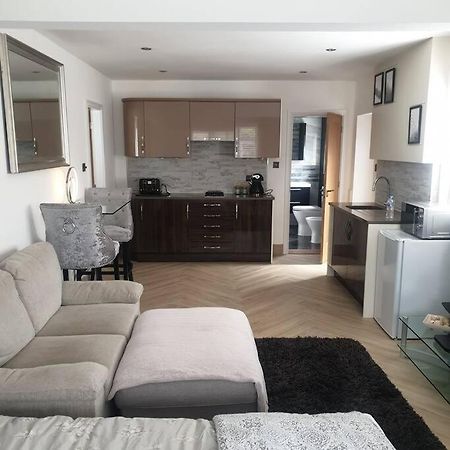 Lovely Studio Annex In Lilliput Poole Εξωτερικό φωτογραφία