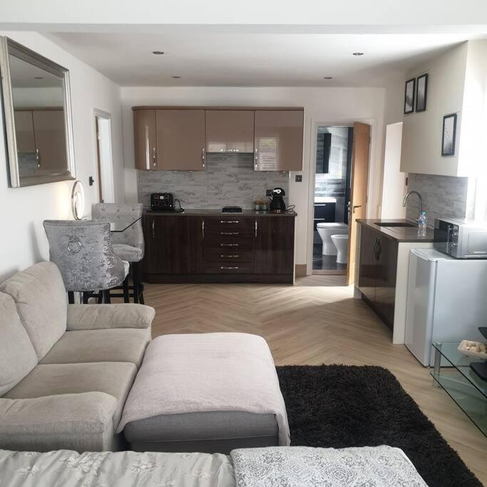 Lovely Studio Annex In Lilliput Poole Εξωτερικό φωτογραφία
