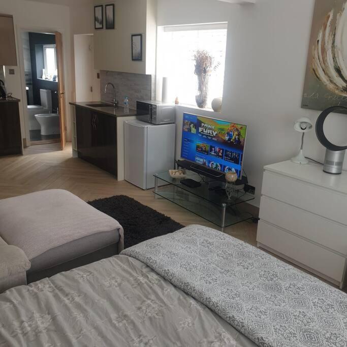 Lovely Studio Annex In Lilliput Poole Εξωτερικό φωτογραφία