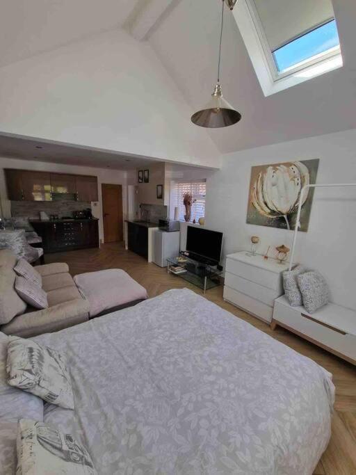 Lovely Studio Annex In Lilliput Poole Εξωτερικό φωτογραφία